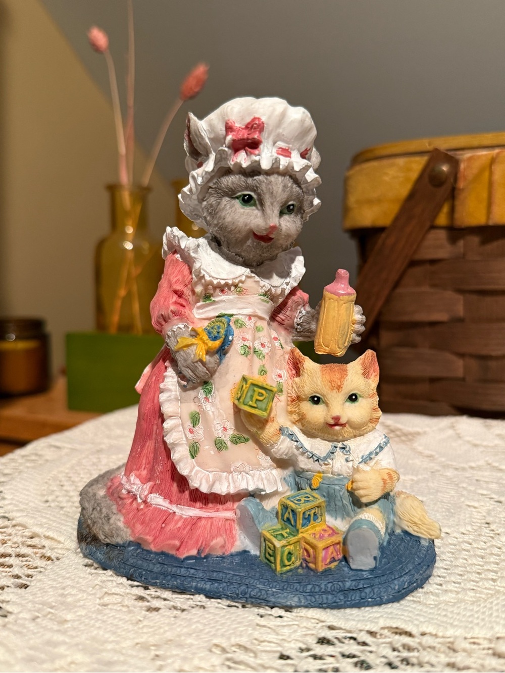 Vintage 1995 Victorian Cat Figurine Mrs. Emma Catnip & Baby Bertram Model VA31
